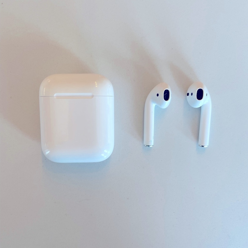 Apple AirPods 2nd Generation